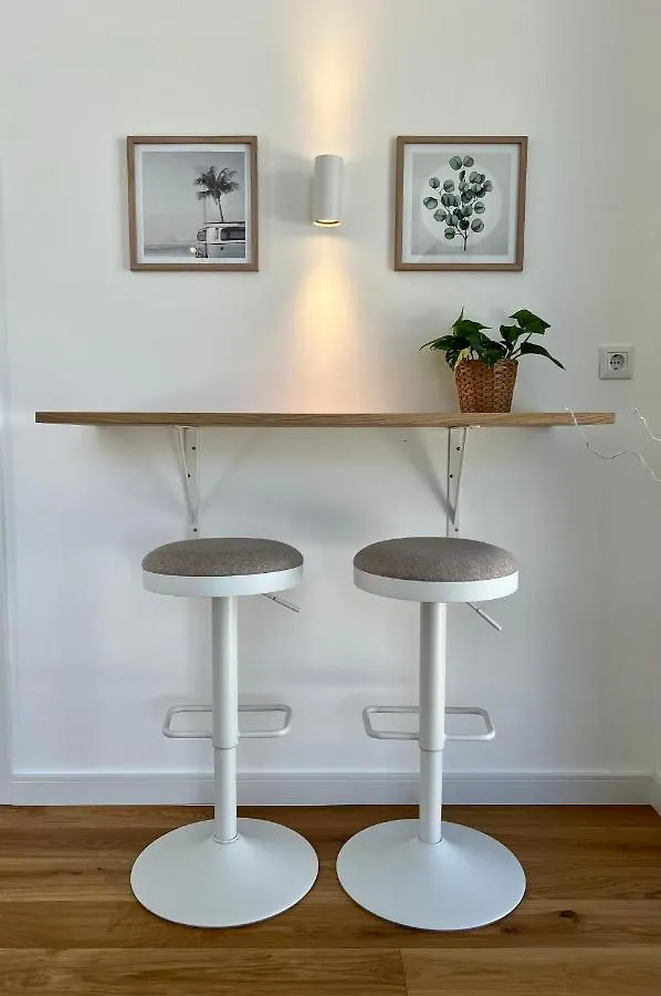 Modern Studio Gardenia_Gartenwohnung Alte Donau Vienna Apartment